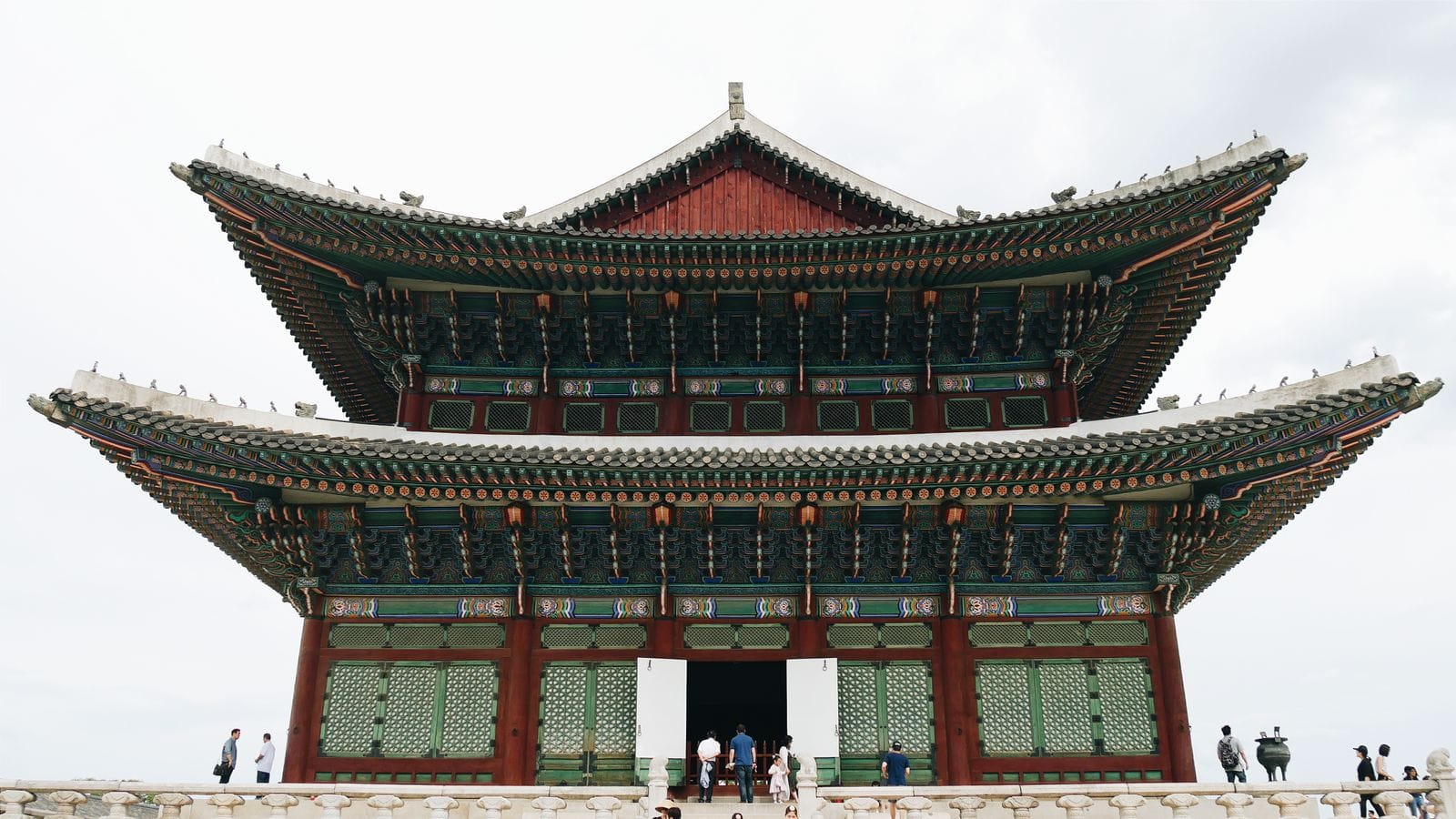 韓国7日間モデルコース:ソウル・釜山周遊プラン(2026) ソウルの景福宮と韓国の伝統建築