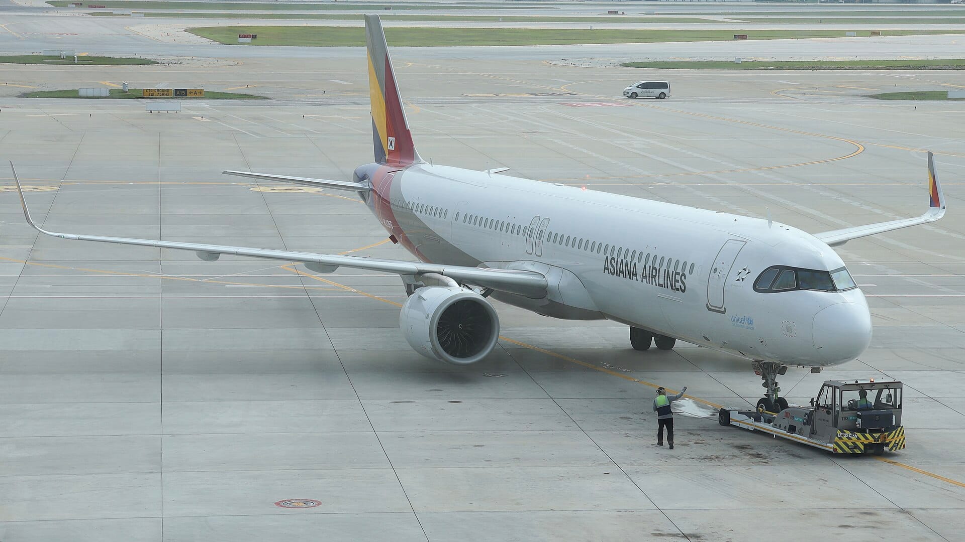 An Asiana Airlines Airbus A321neo parked at Incheon International Airport, the aircraft type flying the new Kobe route