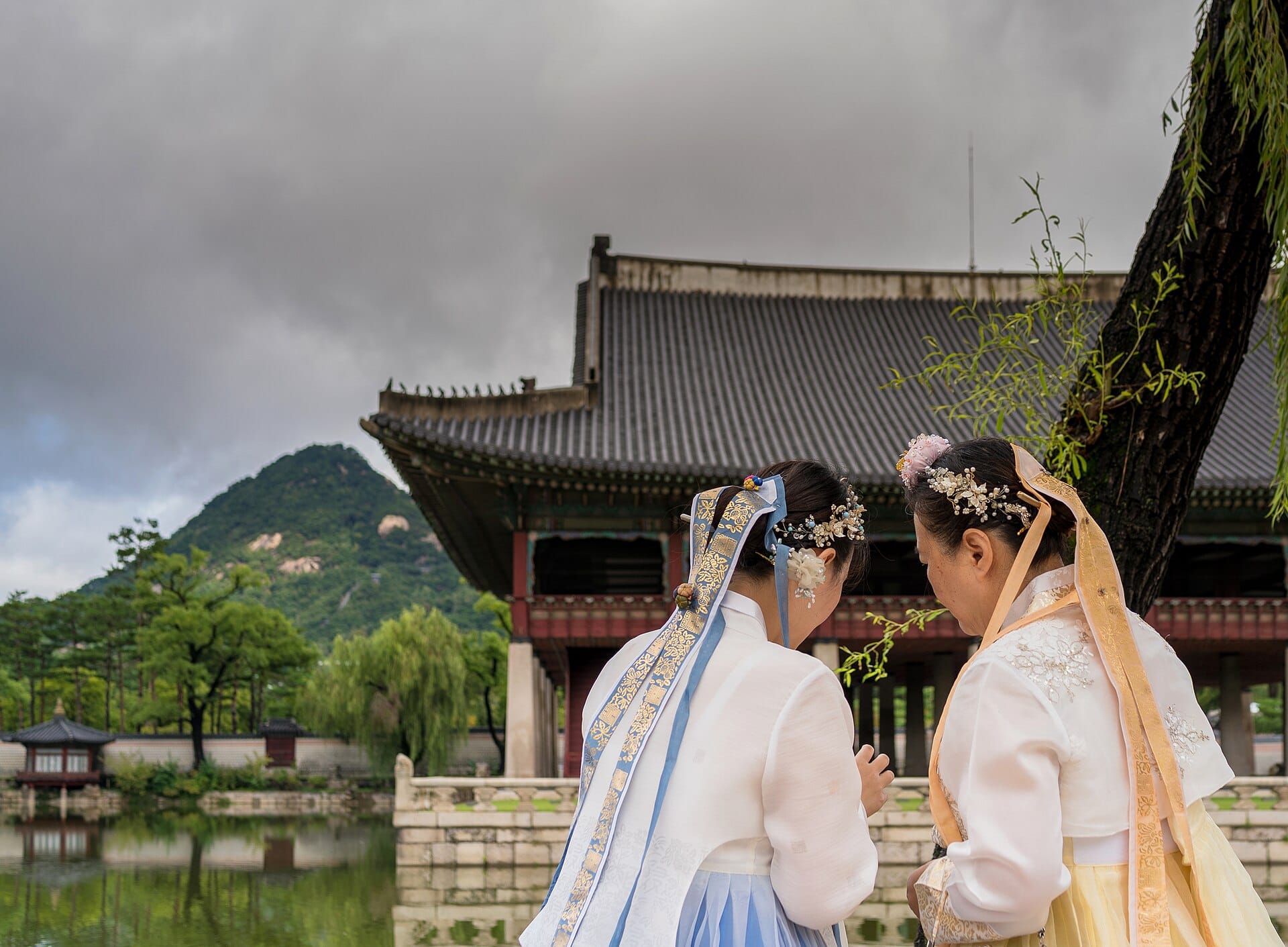 A woman wearing a traditional Korean hanbok