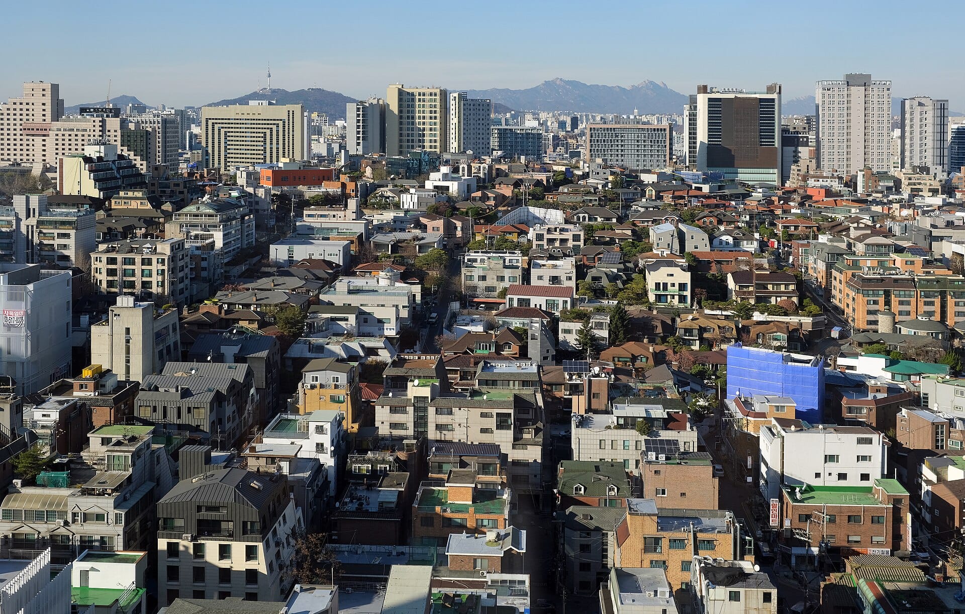 Seoul Neighborhoods Guide: Which Area Is Right for You? (2026) View over the Gangnam district of Seoul from Yeoksam, with Namsan on the horizon