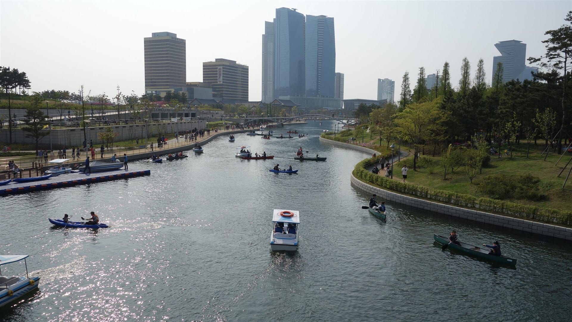 The lake and waterside walkway in Songdo Central Park, a short walk from the festival grounds