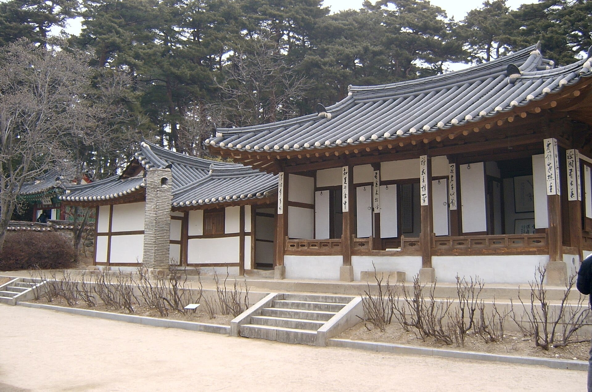 Where to Stay in Gangneung: Best Areas & Hotels for Every Trip (2026) Ojukheon, the Joseon-era house in Gangneung where scholar Yi I and his mother Shin Saimdang were born