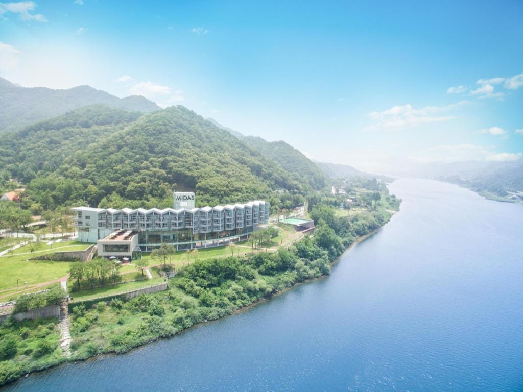 River-view terrace at Midas Hotel & Resort on the North Han River in Gapyeong