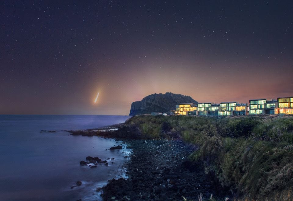 The Cloud Pool & Spa, a cliffside boutique stay in Seongsan facing Seongsan Ilchulbong