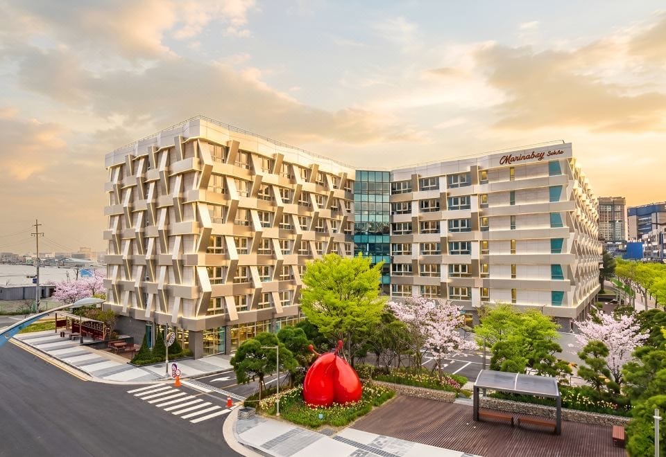 A lake-view room at Sokcho Marina Bay Hotel overlooking Cheongchoho Lake in downtown Sokcho