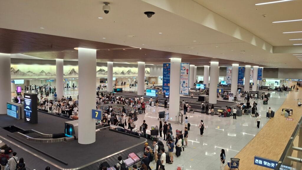 Incheon Airport Immigration Wait Times: Why Lines Hit 80 Minutes This Summer (2026) The arrival hall at Incheon International Airport's Terminal 2, where inbound travelers clear immigration