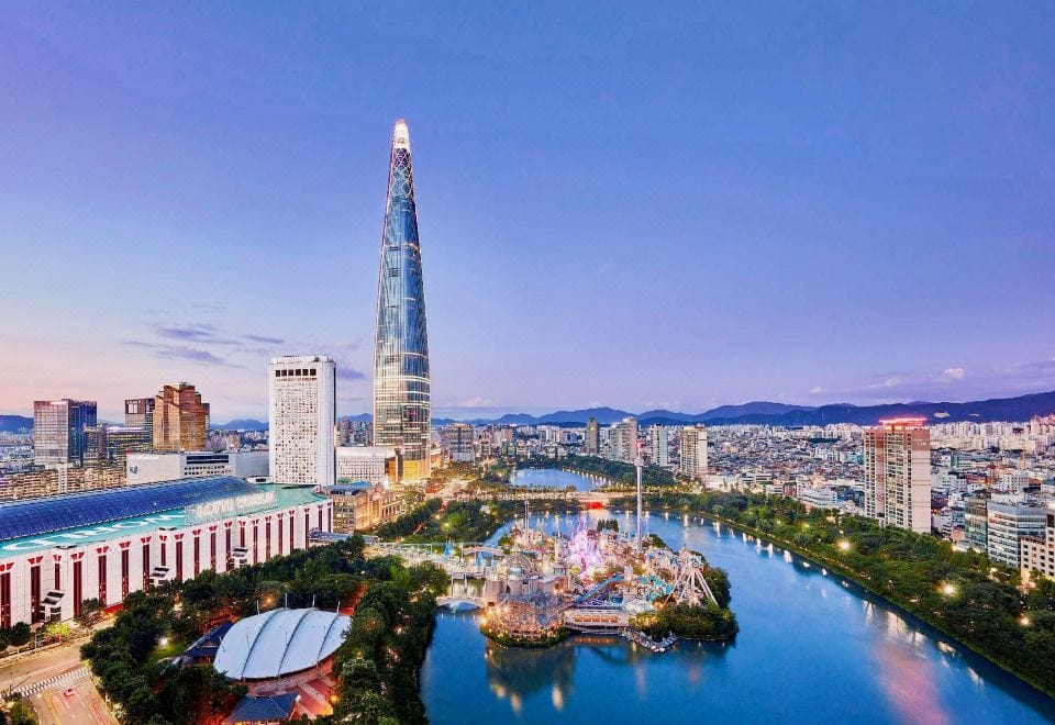 Jamsil, Seoul: Lotte World, Seoul Sky & Where to Stay (2026) Lotte Hotel World, connected directly to Lotte World Mall and the theme park in Jamsil
