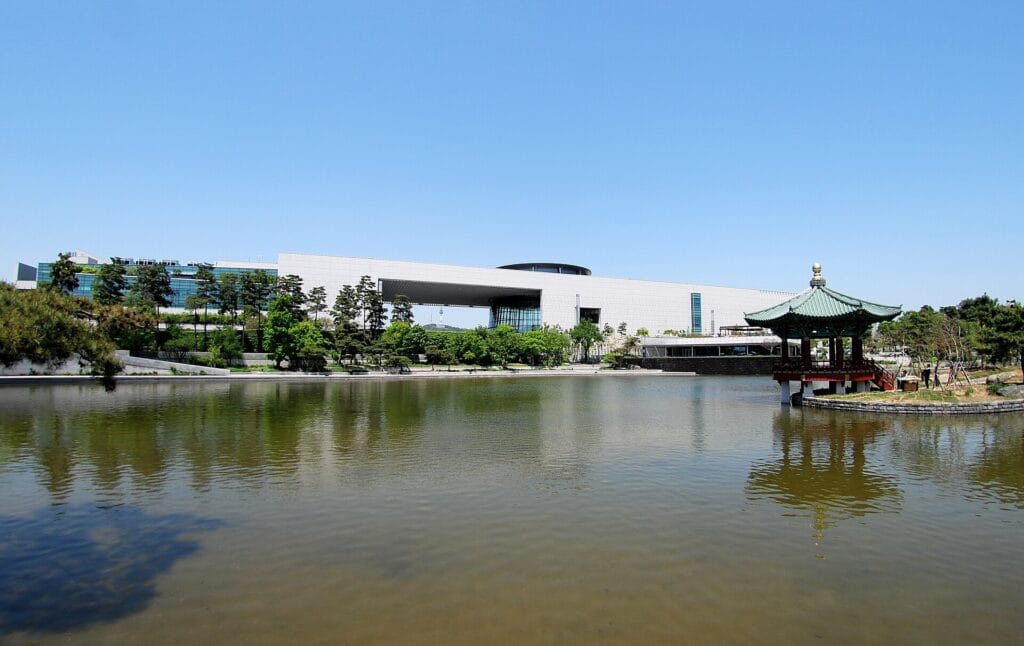 The National Museum of Korea in Yongsan, a short walk from the Amorepacific Museum of Art