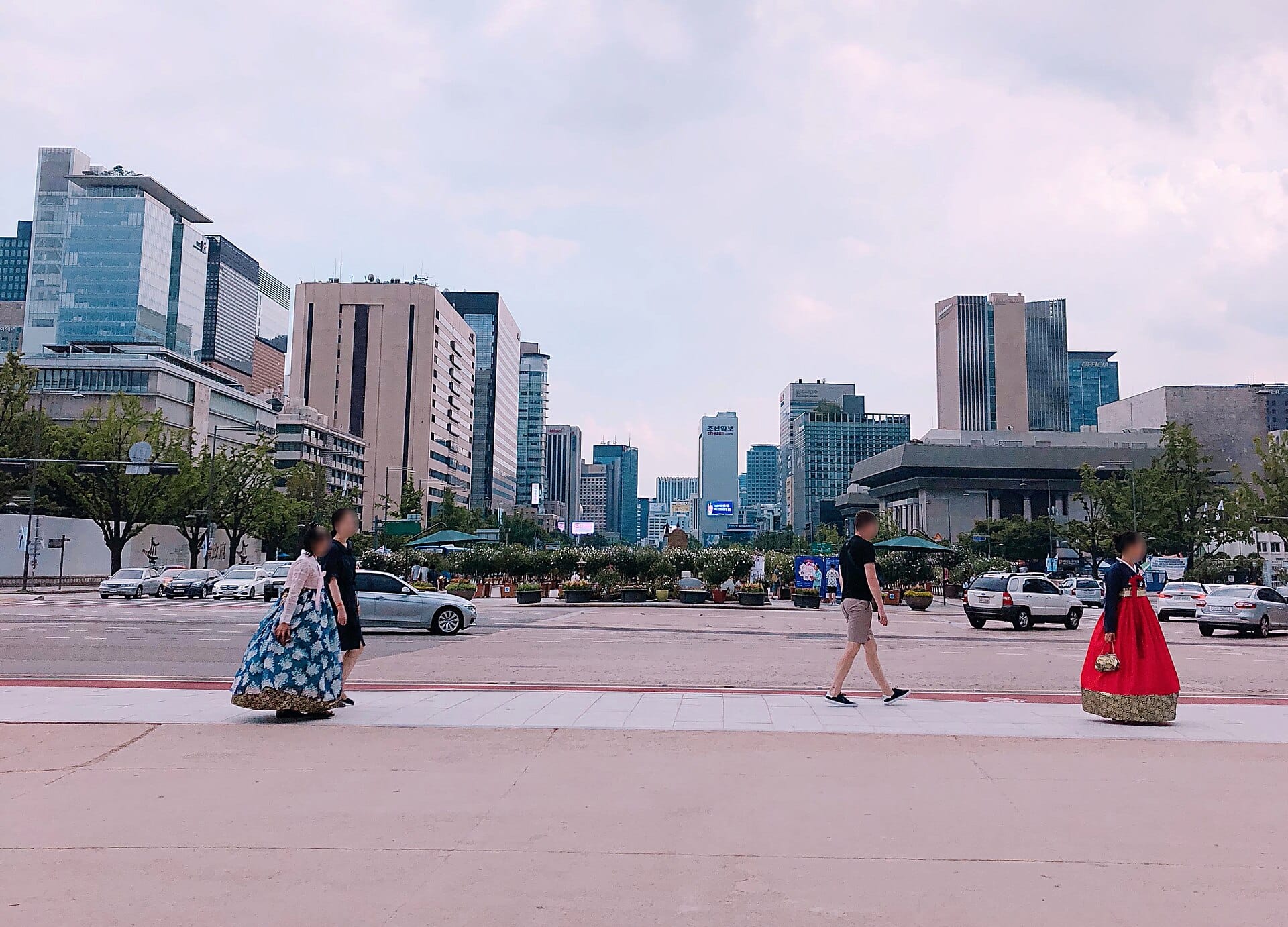 Seoul Walking Festival 2026: Route, Dates & How to Register Gwanghwamun Square in central Seoul, the finish line of the Seoul Walking Festival