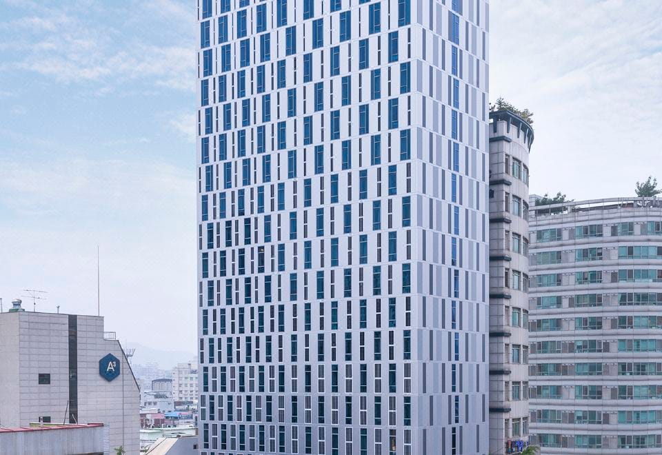 Where to Stay in Dongdaemun, Seoul: Best Hotels Near the DDP (2026) Travelodge Dongdaemun Seoul, a budget-friendly hotel within walking distance of Gwangjang Market