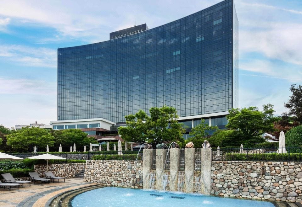 Where to Stay in Itaewon, Seoul: Best Hotels for Food & Nightlife (2026) Grand Hyatt Seoul, a five-star hotel in Hannam-dong near Itaewon with indoor and outdoor pools