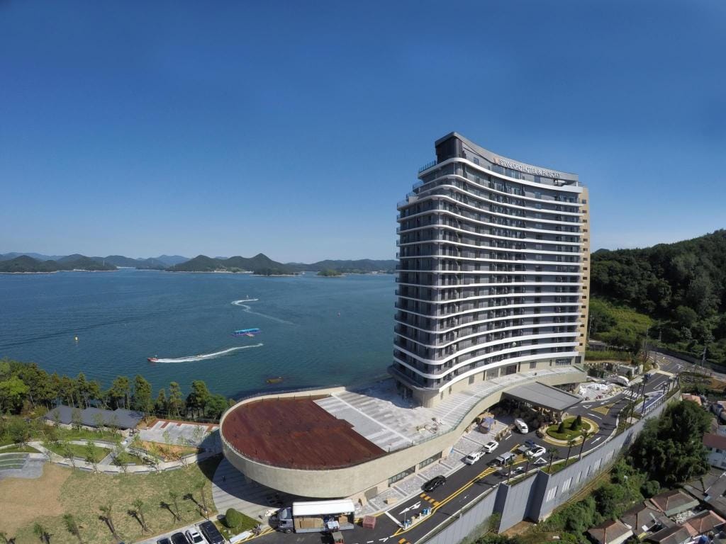 Where to Stay in Tongyeong: Best Areas & Hotels for Every Trip (2026) A standalone stay converted from a traditional house at Hansan Marina Hotel & Resort, Tongyeong