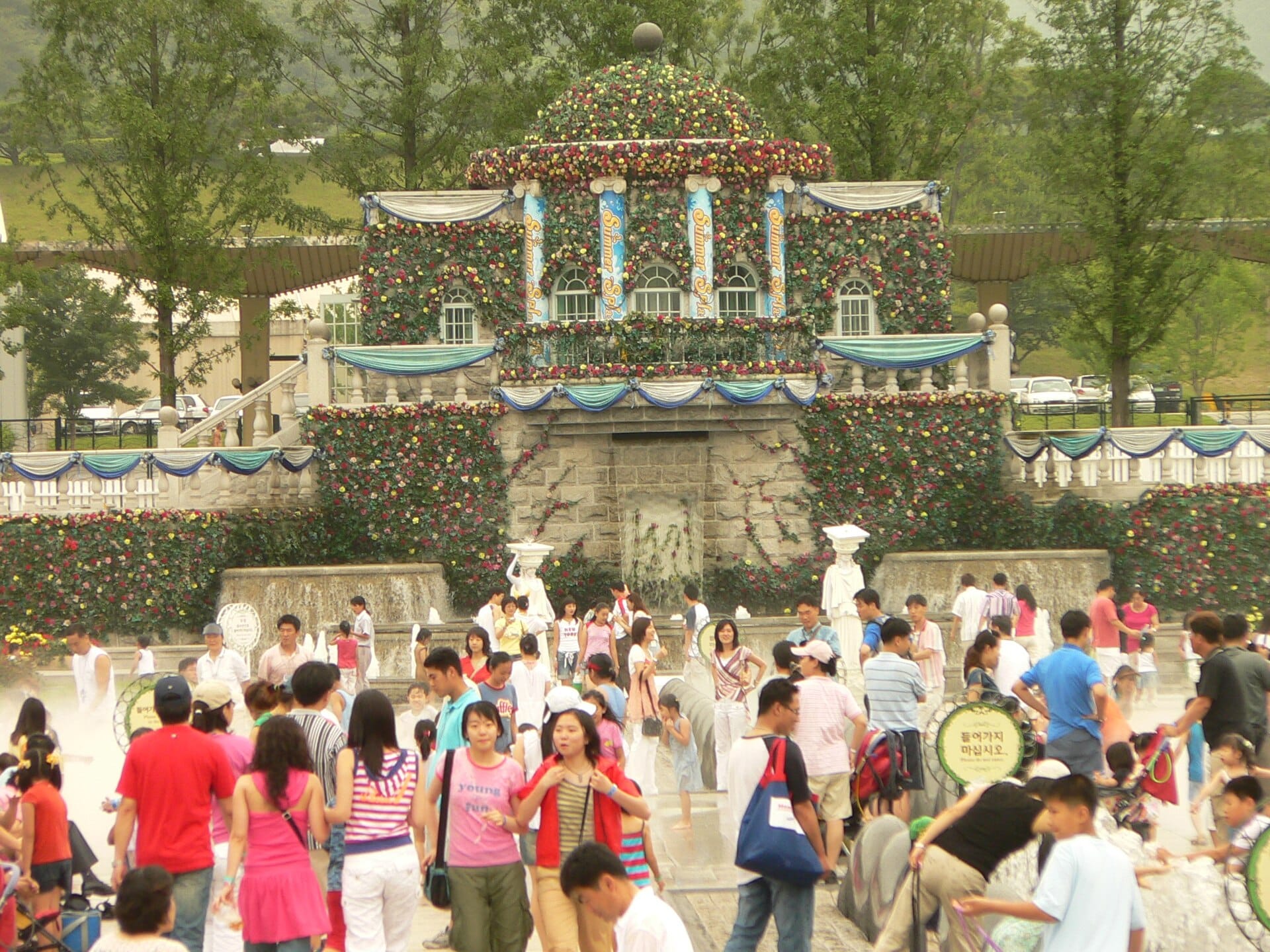 Pathways through Everland, where the new Wild Savanna Expedition walking safari opened in September 2026