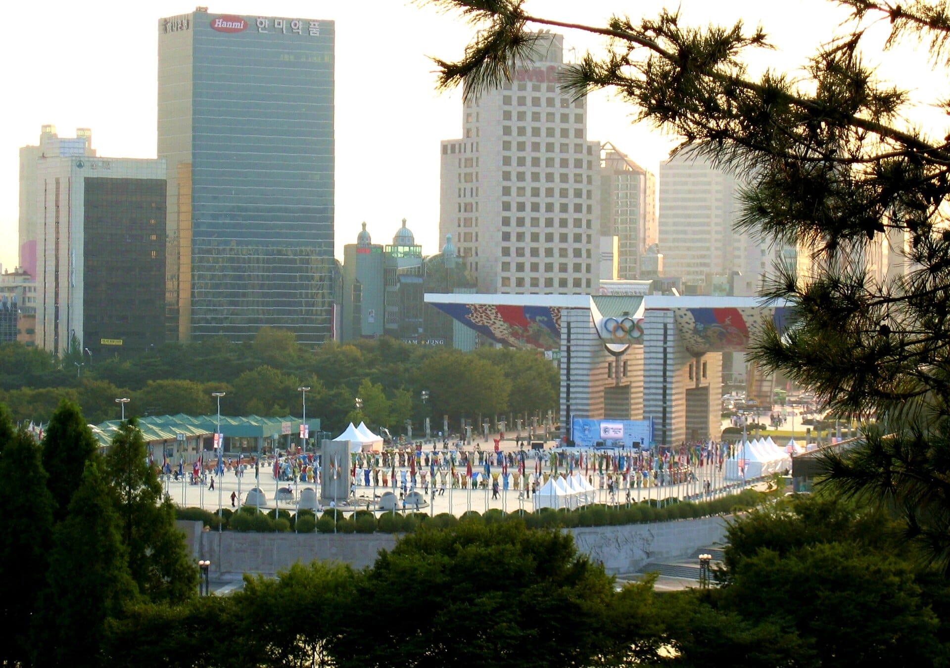 Open lawns and walking paths inside Seoul's Olympic Park